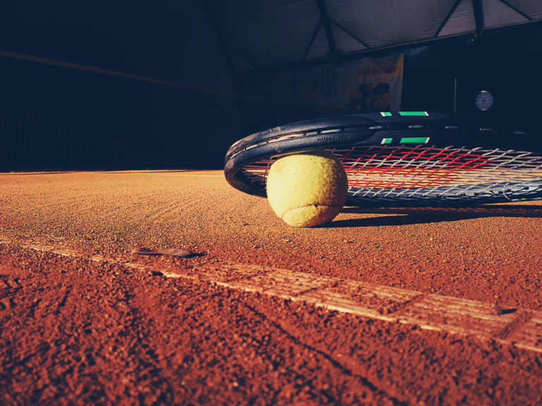 Combien coûte un court de tennis ?