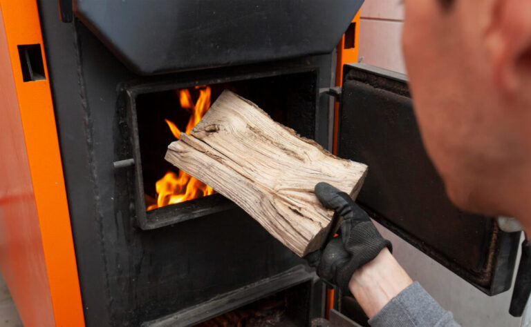 Les meilleurs bois de chauffage pour votre poêle à bois